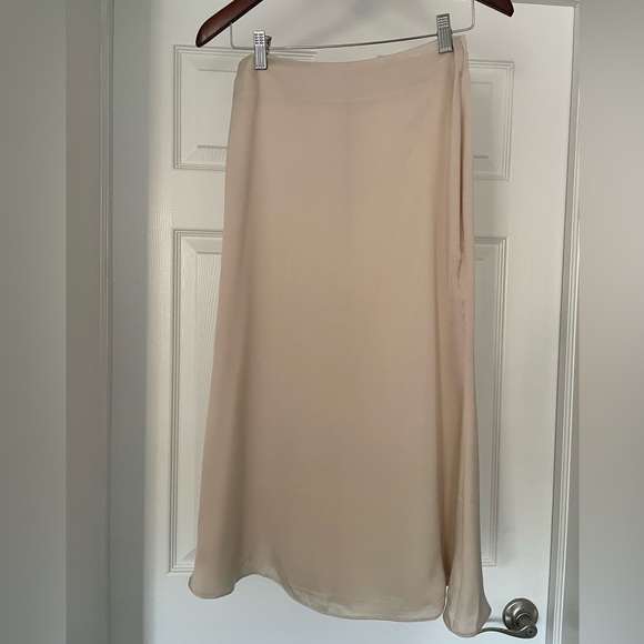 Slip style midi skirt - Picture 1 of 7